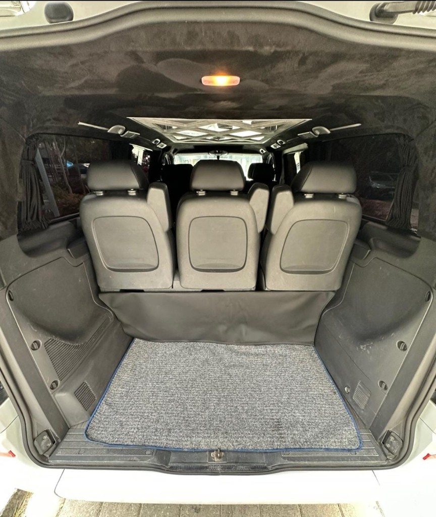 Mercedes Vito transfer aracı - geniş bagaj alanı